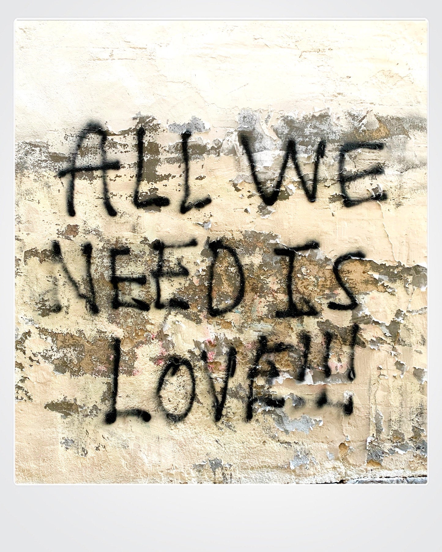 All we need is love | Oversized faded t-shirt